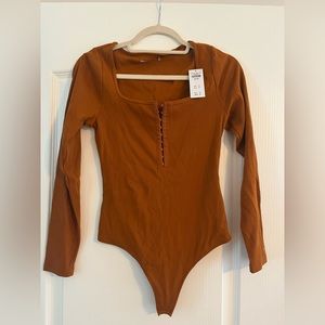 Abercrombie Hook Bodysuit- Burnt Orange Size M